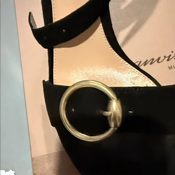 Gianvito Rossi Black Heels with Gold Buckle - Picture 3 of 10